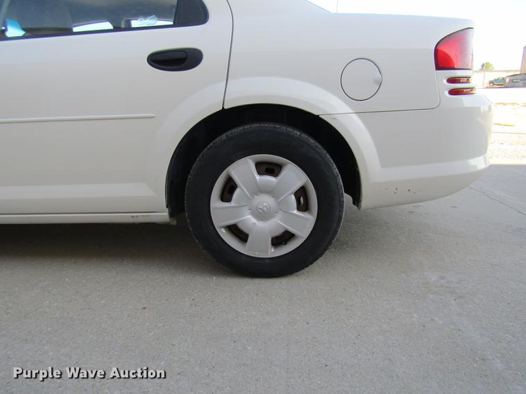 image for item DE5854 2004 Dodge Stratus