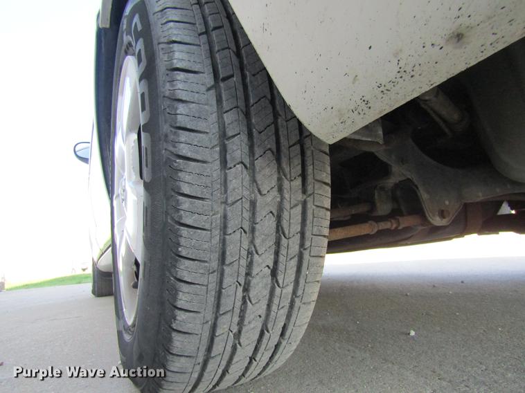 image for item DE5854 2004 Dodge Stratus