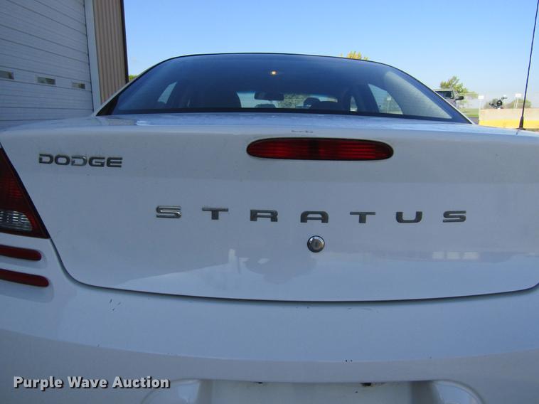 image for item DE5854 2004 Dodge Stratus