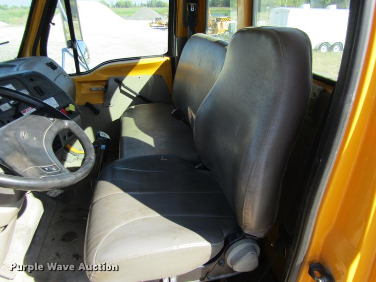 image for item DE5856 2002 Sterling LT8500 truck cab and chassis