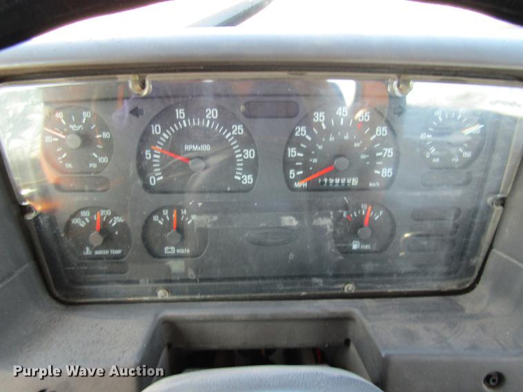 image for item DE5856 2002 Sterling LT8500 truck cab and chassis