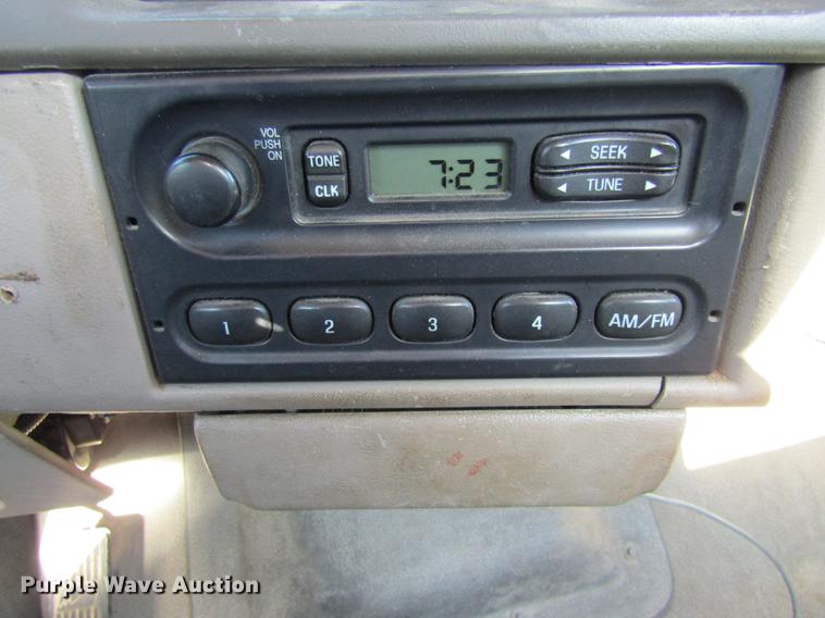 image for item DE5856 2002 Sterling LT8500 truck cab and chassis