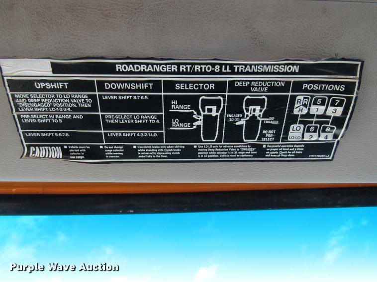 image for item DE5856 2002 Sterling LT8500 truck cab and chassis