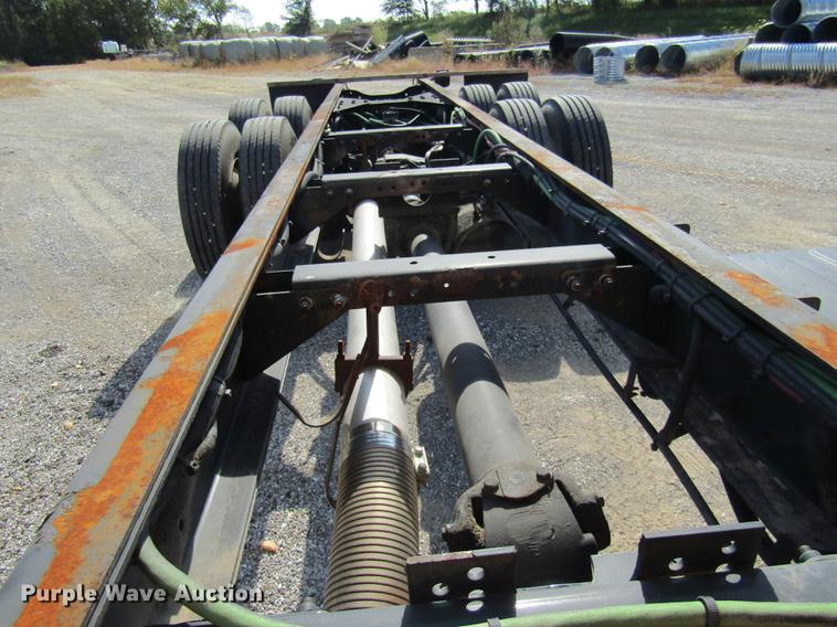 image for item DE5856 2002 Sterling LT8500 truck cab and chassis