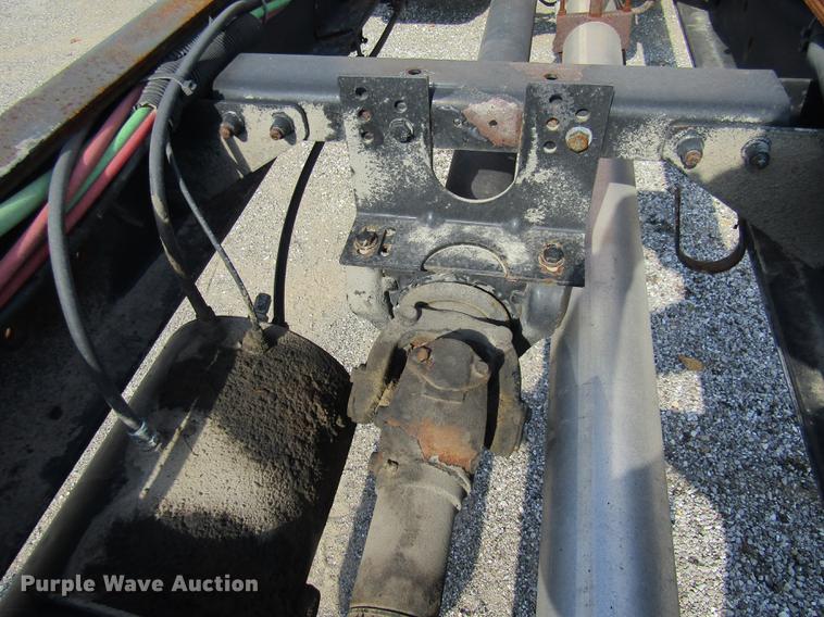 image for item DE5856 2002 Sterling LT8500 truck cab and chassis