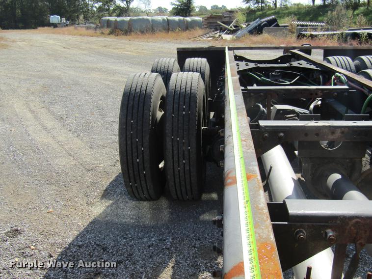 image for item DE5856 2002 Sterling LT8500 truck cab and chassis