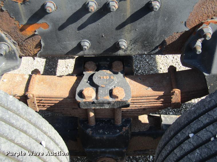 image for item DE5856 2002 Sterling LT8500 truck cab and chassis