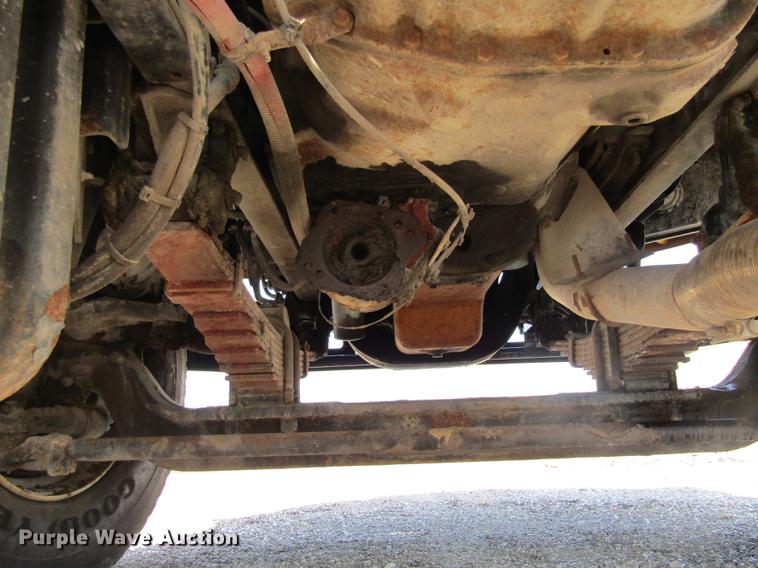 image for item DE5856 2002 Sterling LT8500 truck cab and chassis