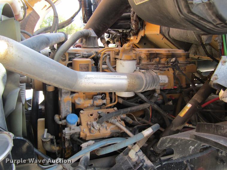 image for item DE5856 2002 Sterling LT8500 truck cab and chassis