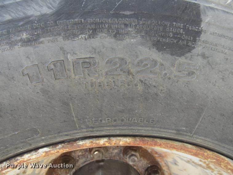 image for item DE5856 2002 Sterling LT8500 truck cab and chassis