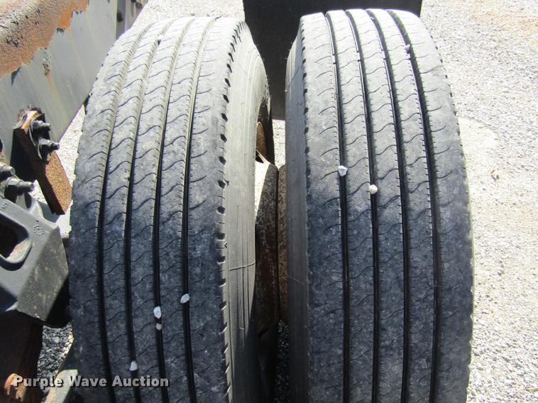 image for item DE5856 2002 Sterling LT8500 truck cab and chassis