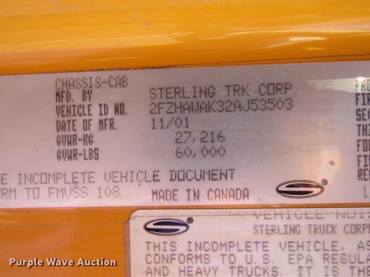 image for item DE5856 2002 Sterling LT8500 truck cab and chassis