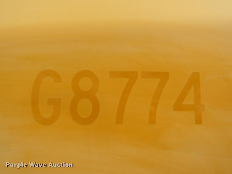 image for item DE5856 2002 Sterling LT8500 truck cab and chassis