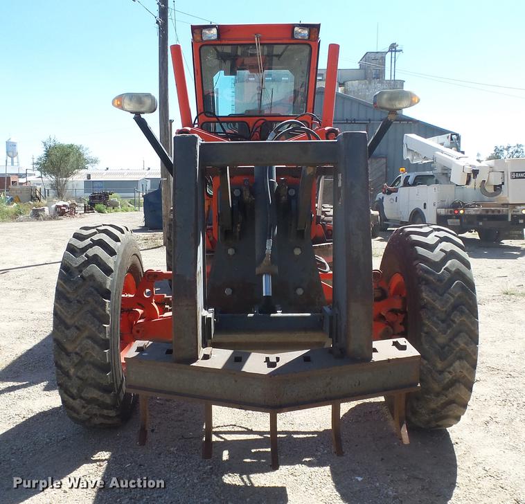 image for item DE7268 Champion 710A motor grader