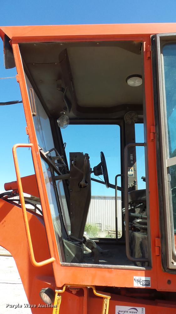 image for item DE7268 Champion 710A motor grader