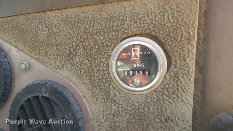 image for item DE7268 Champion 710A motor grader