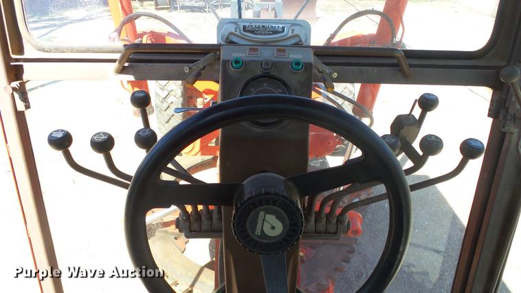 image for item DE7268 Champion 710A motor grader