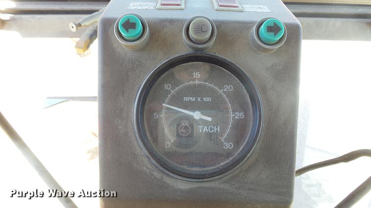 image for item DE7268 Champion 710A motor grader