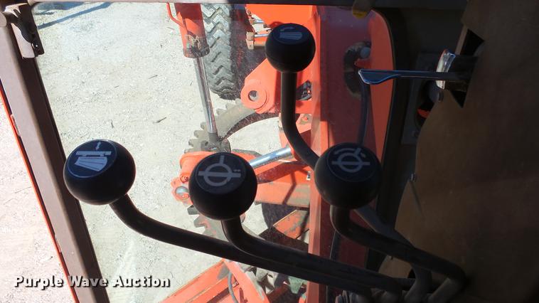 image for item DE7268 Champion 710A motor grader