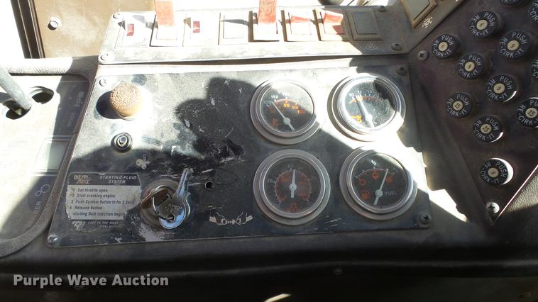 image for item DE7268 Champion 710A motor grader