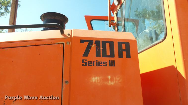 image for item DE7268 Champion 710A motor grader