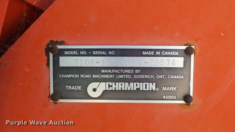 image for item DE7268 Champion 710A motor grader