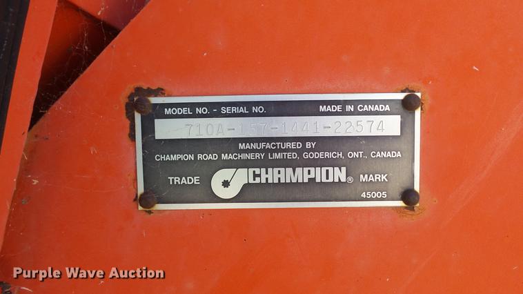 image for item DE7268 Champion 710A motor grader