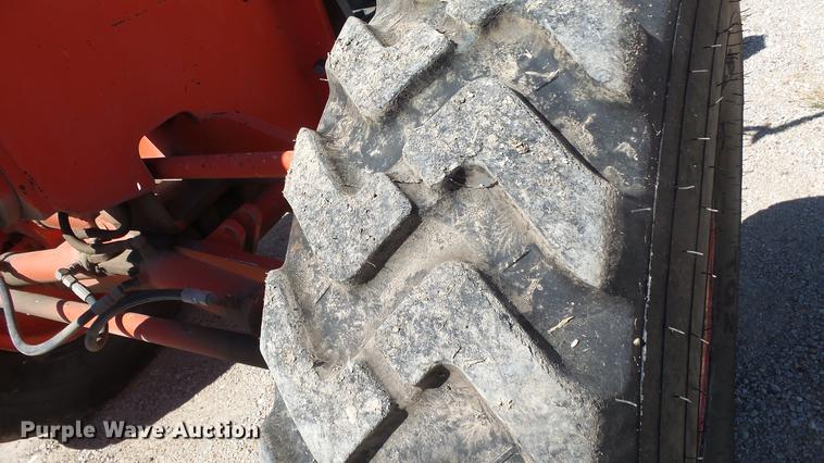 image for item DE7268 Champion 710A motor grader