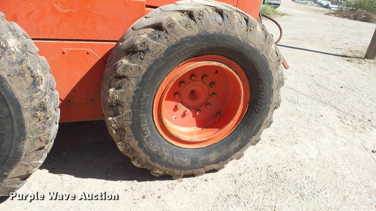 image for item DE7268 Champion 710A motor grader