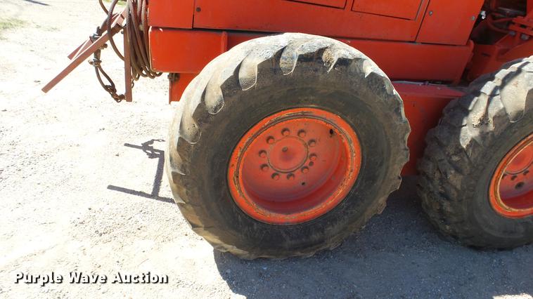 image for item DE7268 Champion 710A motor grader