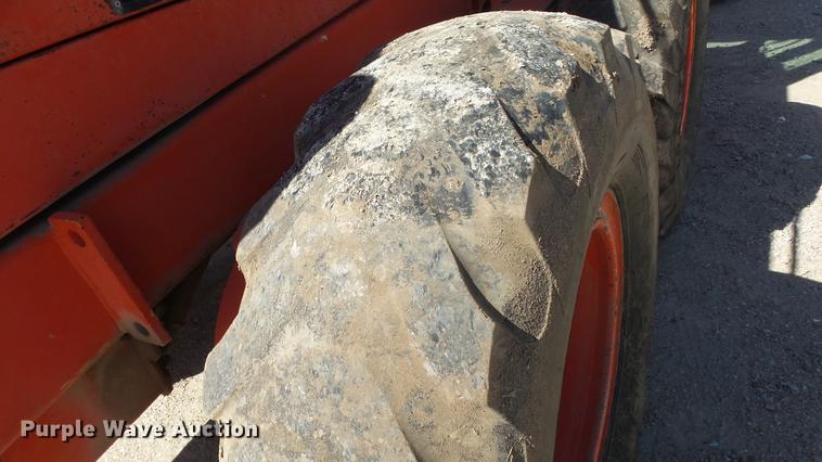 image for item DE7268 Champion 710A motor grader