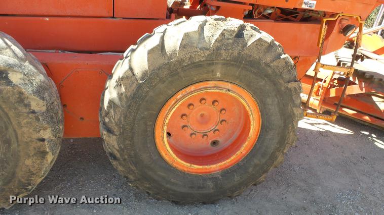 image for item DE7268 Champion 710A motor grader