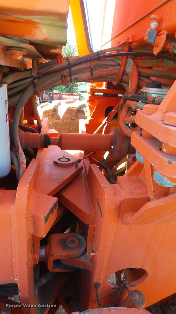 image for item DE7268 Champion 710A motor grader