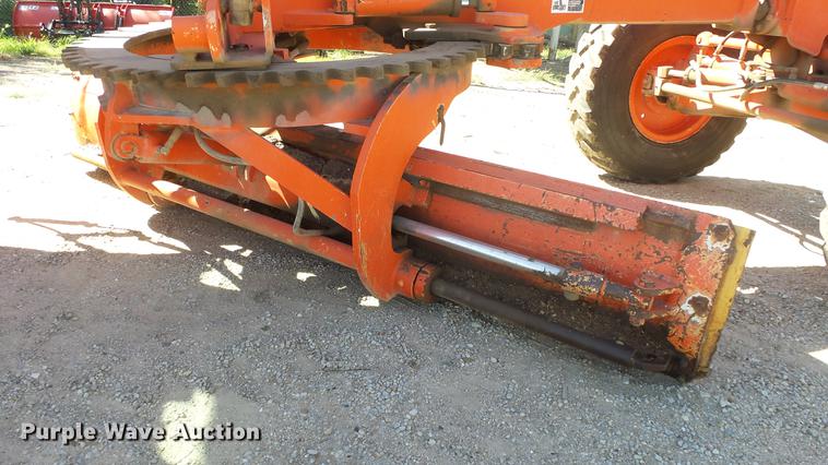 image for item DE7268 Champion 710A motor grader