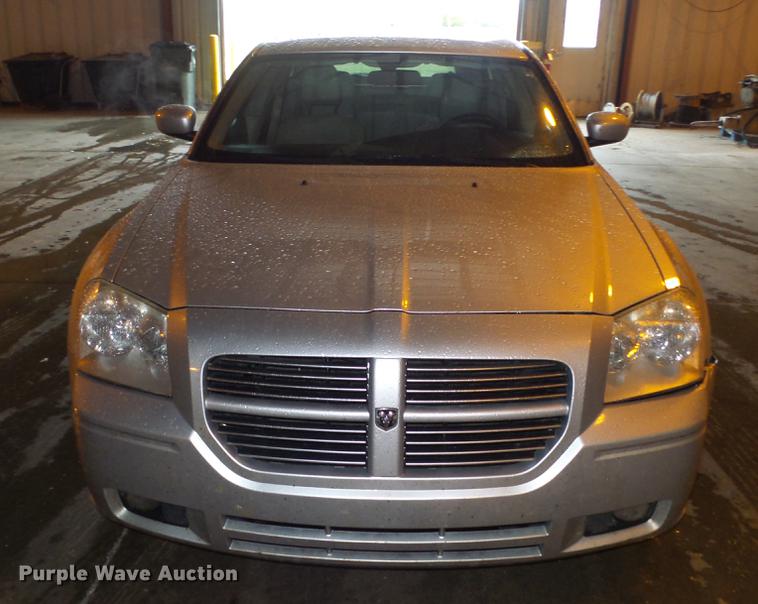 image for item DE7286 2005 Dodge Magnum
