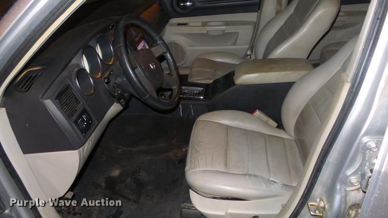 image for item DE7286 2005 Dodge Magnum