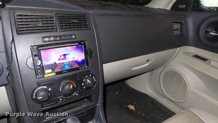 image for item DE7286 2005 Dodge Magnum