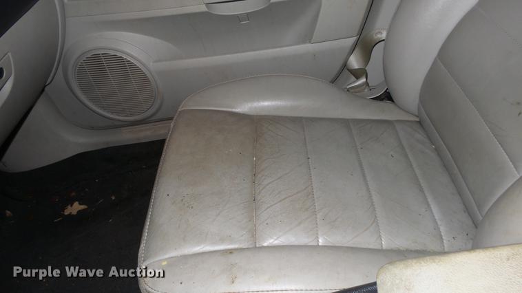 image for item DE7286 2005 Dodge Magnum