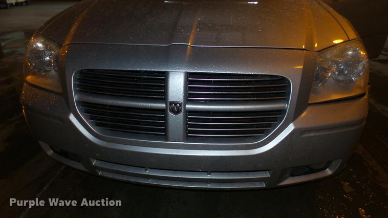 image for item DE7286 2005 Dodge Magnum