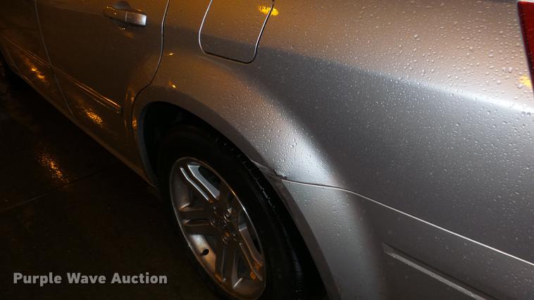 image for item DE7286 2005 Dodge Magnum