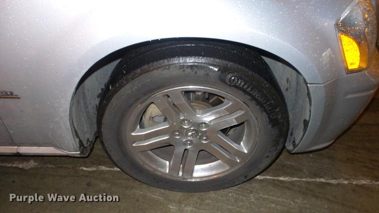 image for item DE7286 2005 Dodge Magnum