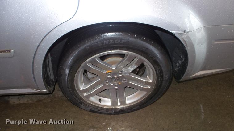 image for item DE7286 2005 Dodge Magnum