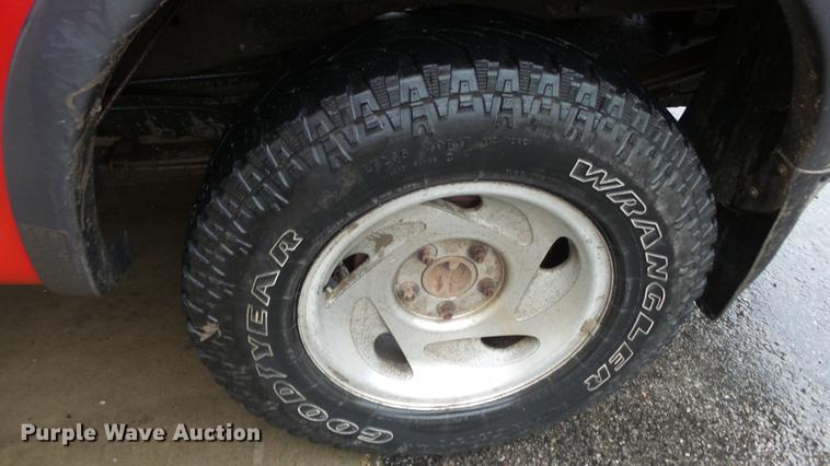 image for item DE7287 1997 Ford F150 SuperCab pickup truck