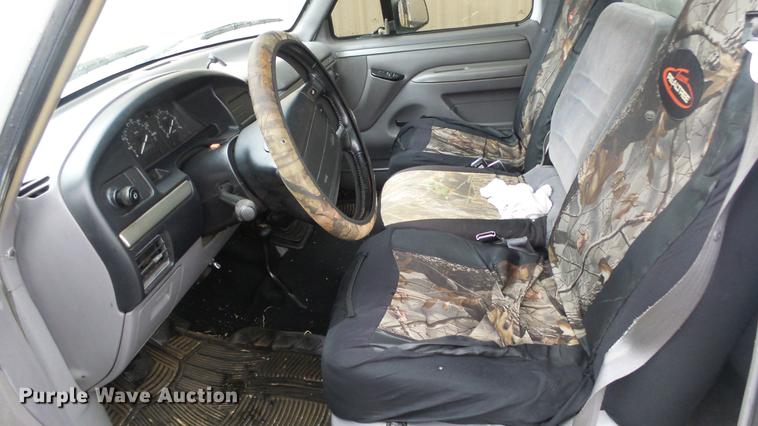 image for item DE7289 1995 Ford F150 pickup truck