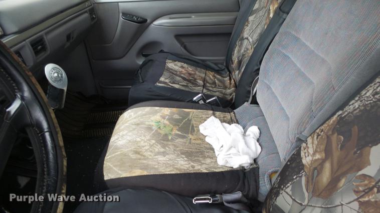 image for item DE7289 1995 Ford F150 pickup truck