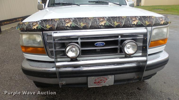 image for item DE7289 1995 Ford F150 pickup truck