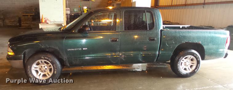 image for item DE7291 2001 Dodge Dakota Quad Cab pickup truck