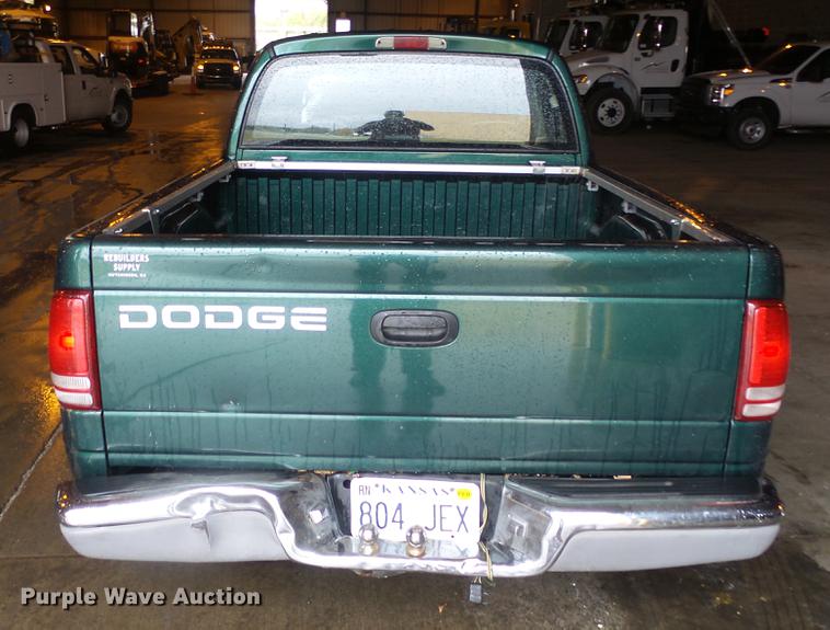 image for item DE7291 2001 Dodge Dakota Quad Cab pickup truck