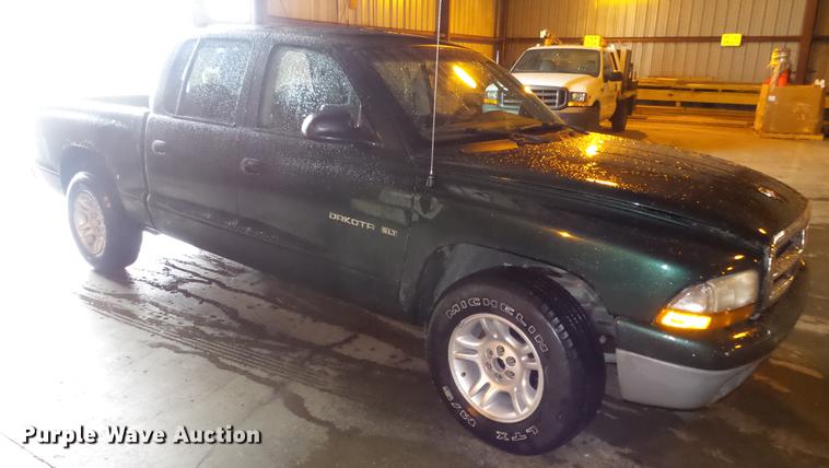 image for item DE7291 2001 Dodge Dakota Quad Cab pickup truck