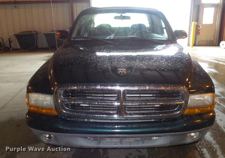 image for item DE7291 2001 Dodge Dakota Quad Cab pickup truck